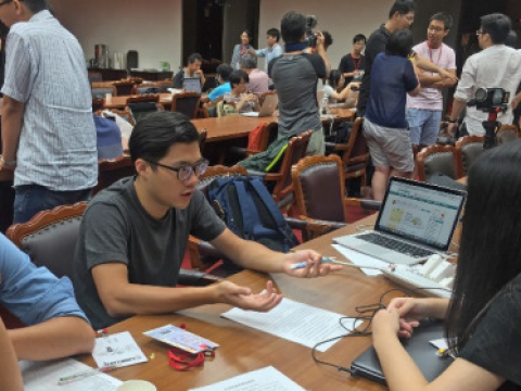 In Taiwan, civil society and the legislature co-hosted the country’s first legislative hackathon. 